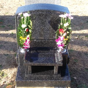 インパラブルー洋型墓石