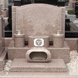 スウェーデンマホガニ―洋型墓石